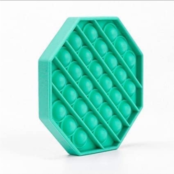 💚 GREEN OCTAGON POP IT TOY 💚 - Picture 2 of 3